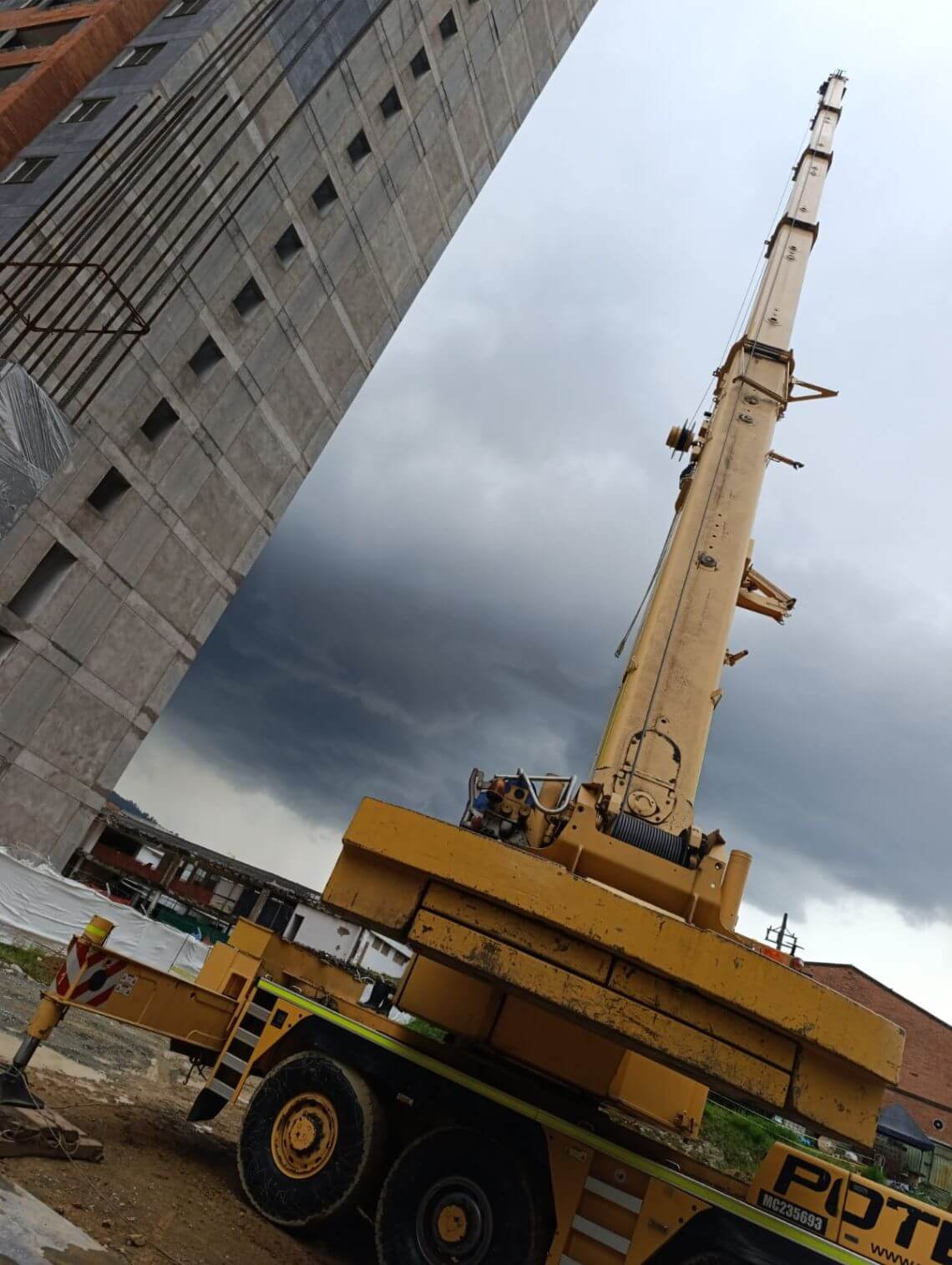 calculo de carga y radio critico para Gruas Telescopicas